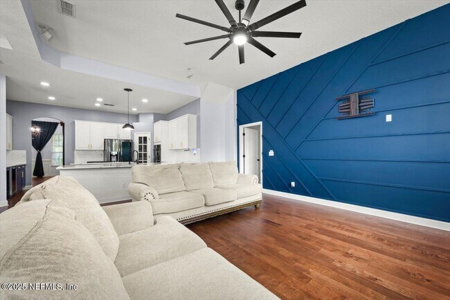 Building Photo - 577 Golden Links Dr