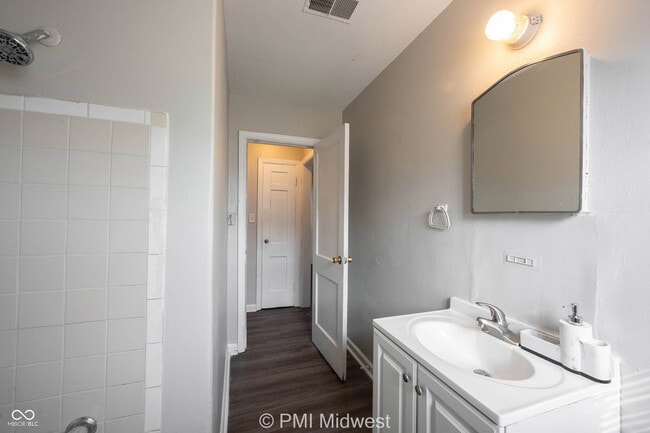 Building Photo - 5959 E 24th St