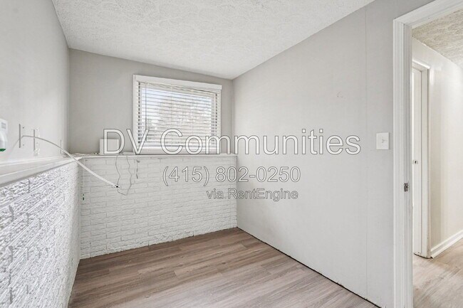 Building Photo - 3531 Tewksbury Dr SW