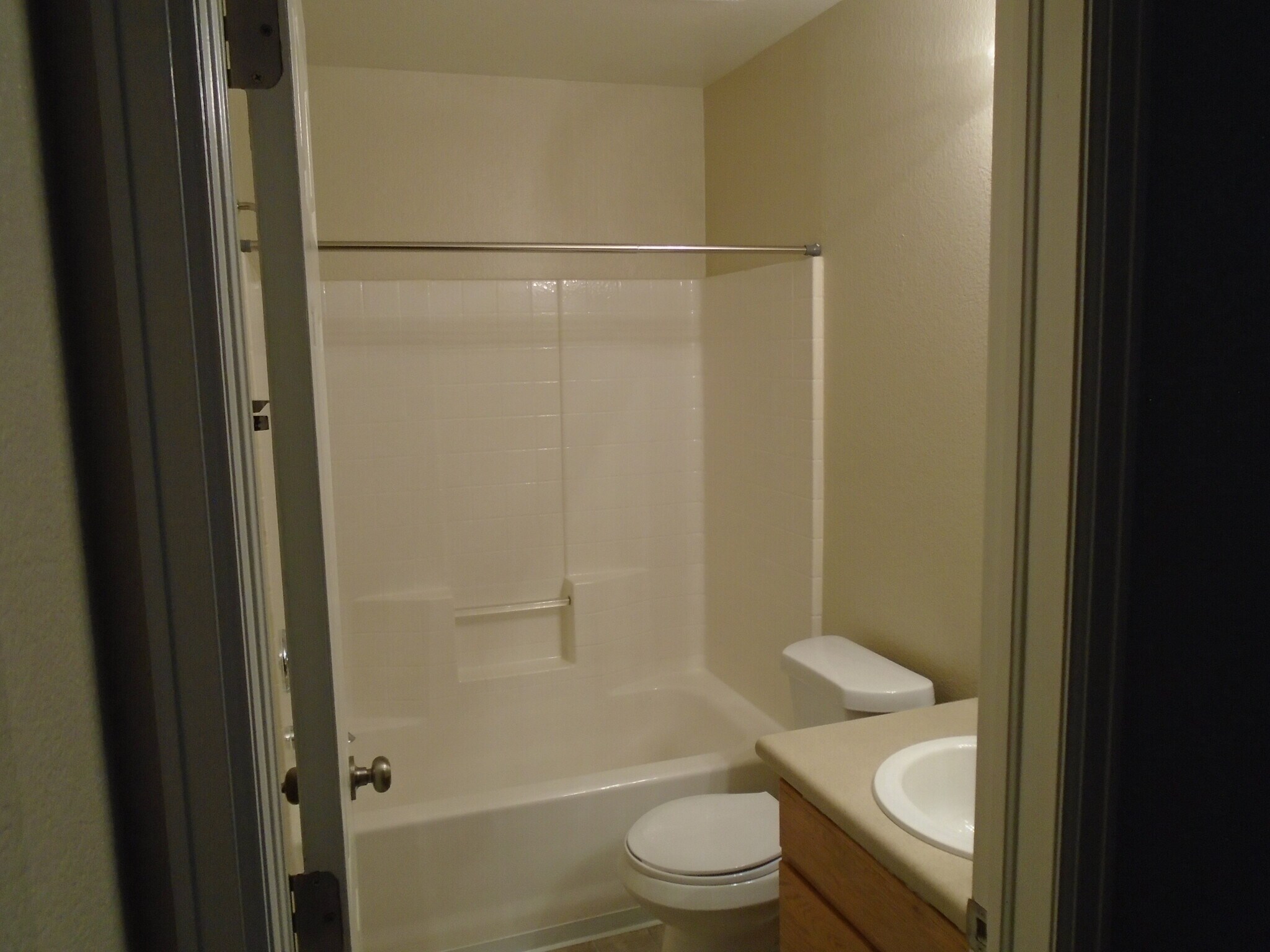 Building Photo - 1020 Quail Cir