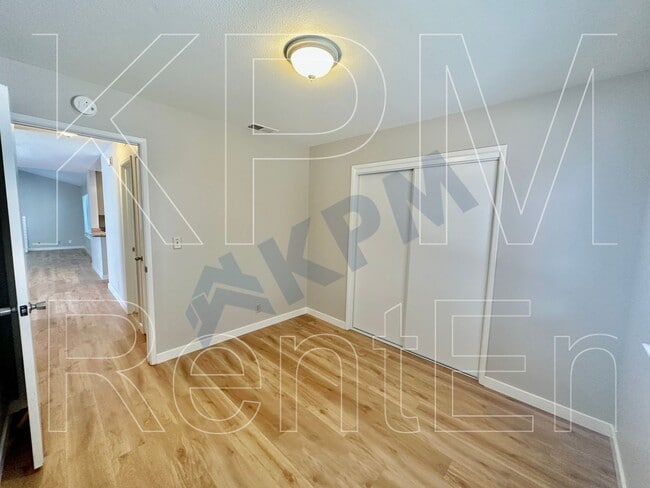 Building Photo - 5530 Fox Sparrow Ct