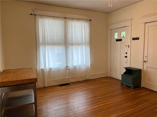 Building Photo - 1168 Orme Cir NE