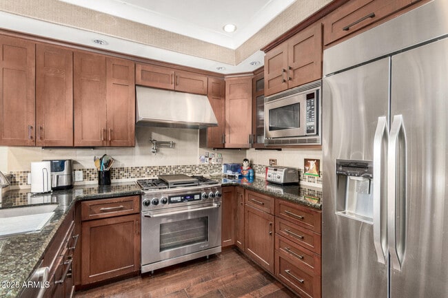 Building Photo - 4909 N Woodmere Fairway