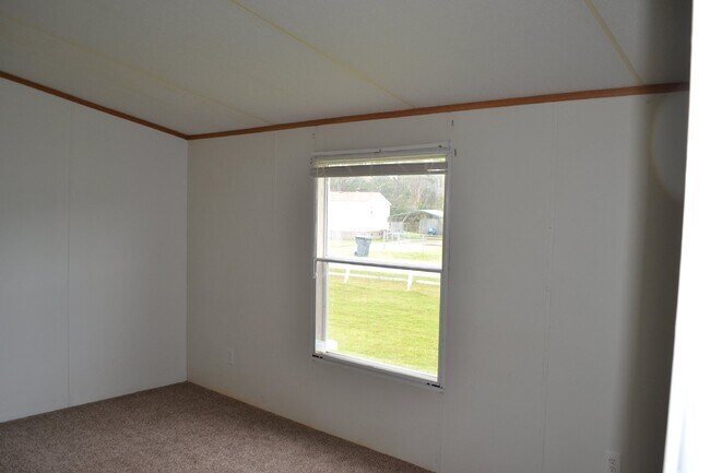 Building Photo - Mobile Home for Rent