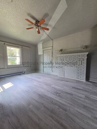 Building Photo - 112 E Britain Ave