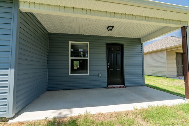 Building Photo - 3BR Home in Great Location! Close to UofA!