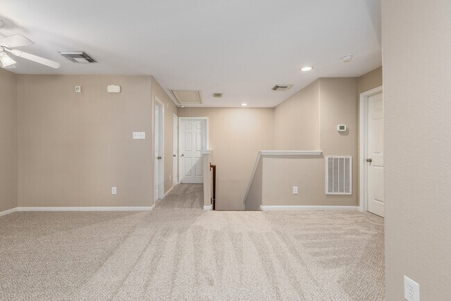 Building Photo - 17255 Mitchell Pass Ln