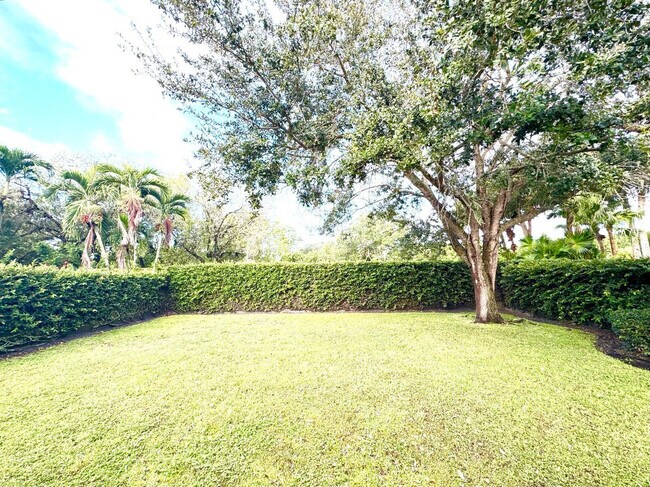 Building Photo - 2871 SW Brighton Way