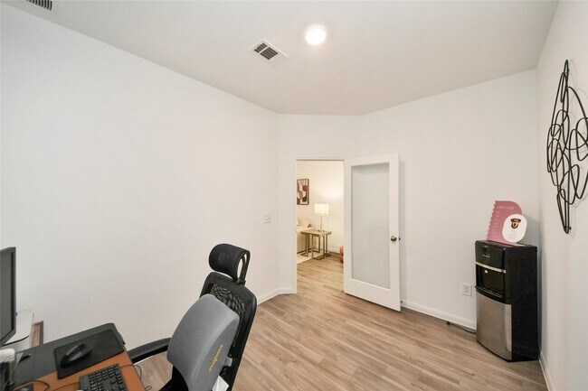 Building Photo - 23663 Cranberry Grader Ln