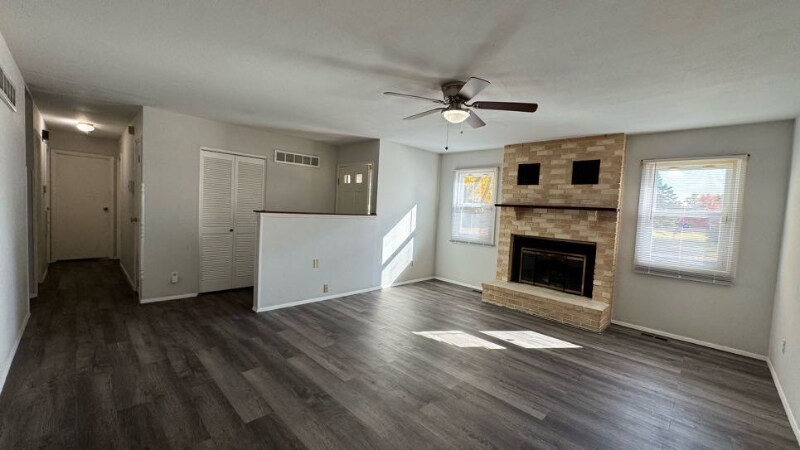 Building Photo - 1615 Central Pkwy