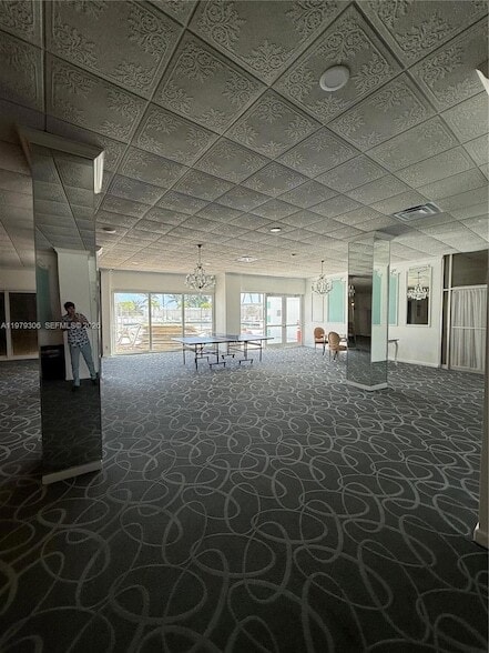 Building Photo - 5255 Collins Ave