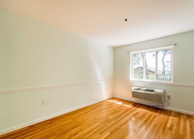 Building Photo - 10 Palisade Ave