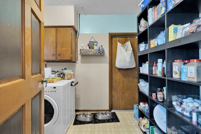 Building Photo - Discover Old World Charm in Northern Hills!