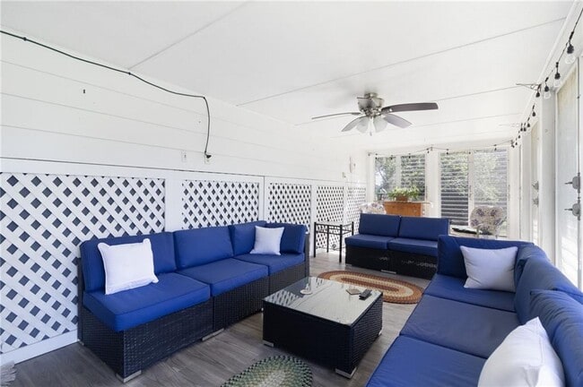 Building Photo - 27 Westwood Dr