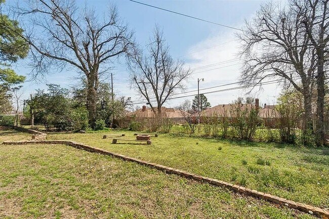 Building Photo - 3612 Treadwell Dr