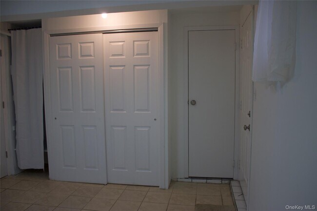 Building Photo - 1069 Callahan St