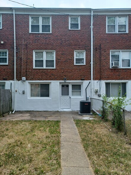 Building Photo - 1646 Heathfield Rd