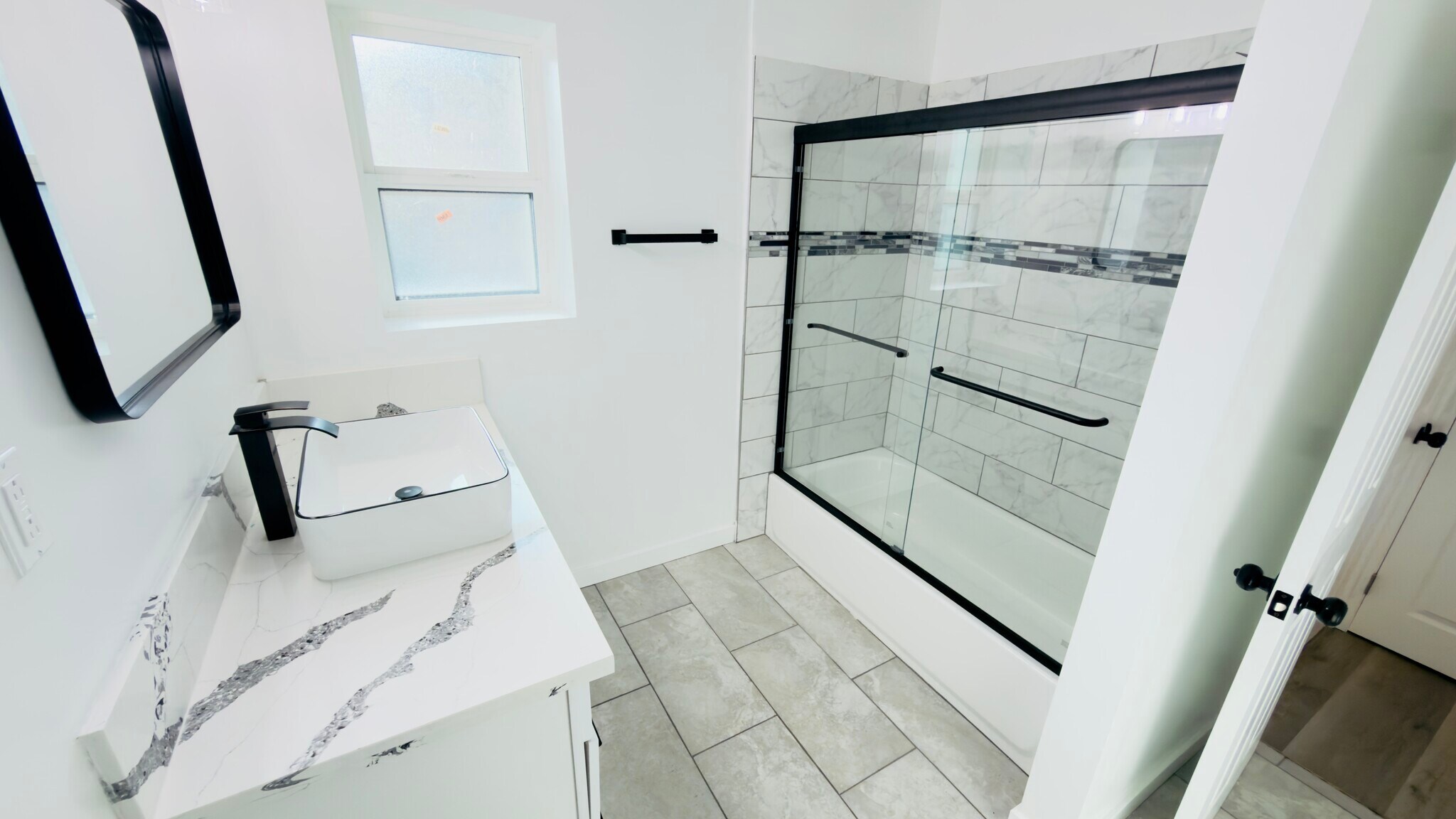 Building Photo - 1162 E 46th St