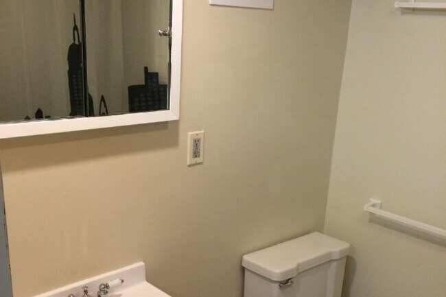 Bathroom 2 - 86 Winspear Ave