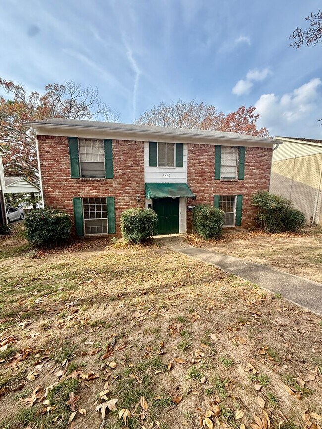 Building Photo - 1906 Brownwood Rd