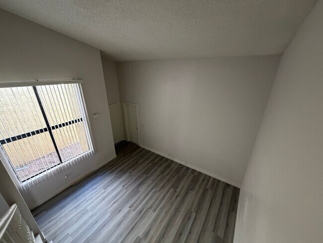 Building Photo - BEAUTIFULLY RENOVATED 3/2/2 CAR WITH DEN