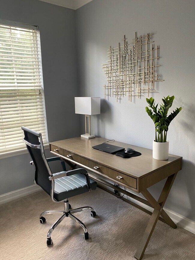 Building Photo - 204 Reserve Place