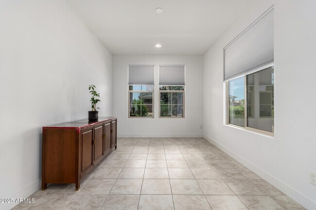 Building Photo - 5221 N 79th Dr