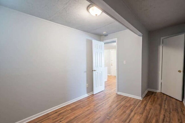 Building Photo - 934 Motley St
