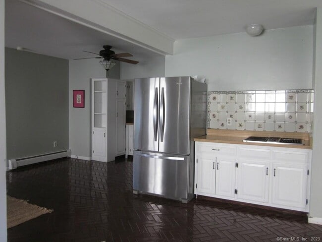 Building Photo - 181 Kings Hwy