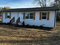 Building Photo - 2506 Halls Hill Pike