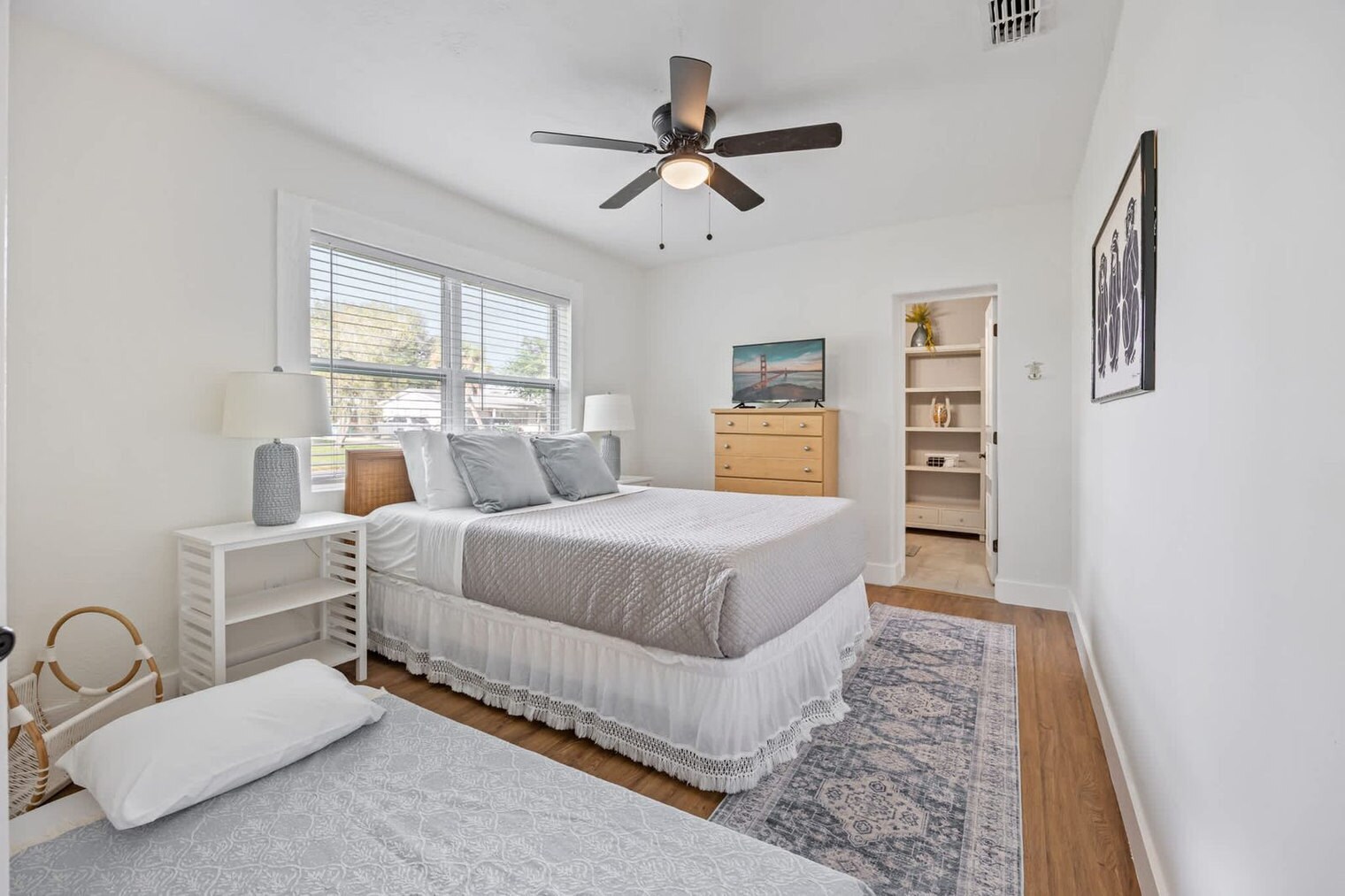 Building Photo - 489 Seacrest Ave