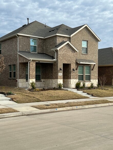 Building Photo - 1621 Blakely Pl