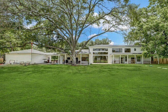 Building Photo - 26511 Meadow Ln