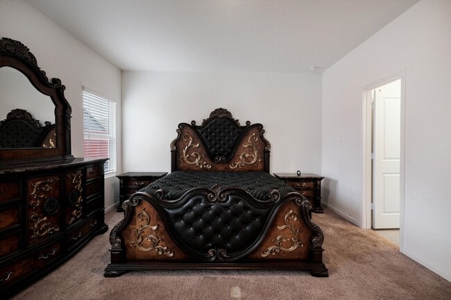 Building Photo - Move-In Ready Gem with Open Layout & Prime Location