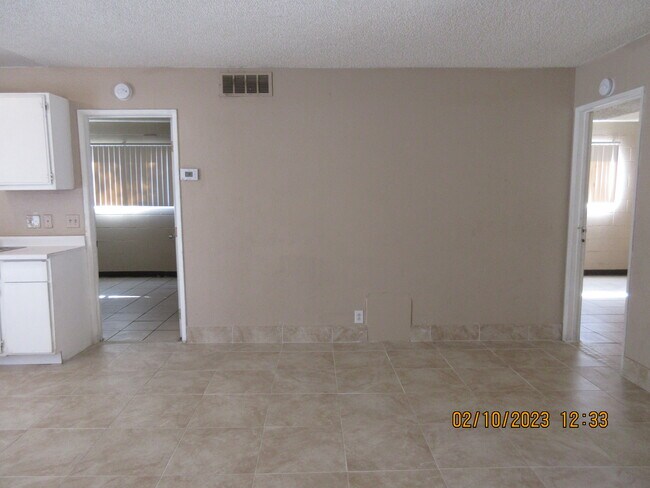 Building Photo - 2929 Elm Ave