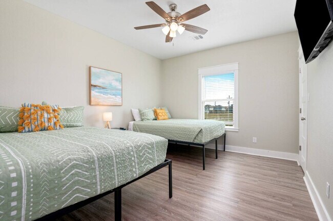 Building Photo - 943 Gulf Shores Dr