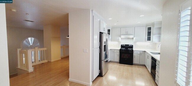 Building Photo - 1102 Brooks Range Landing