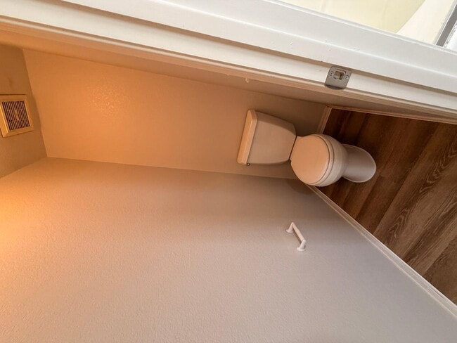 Building Photo - 7611 W Cinnabar Ave