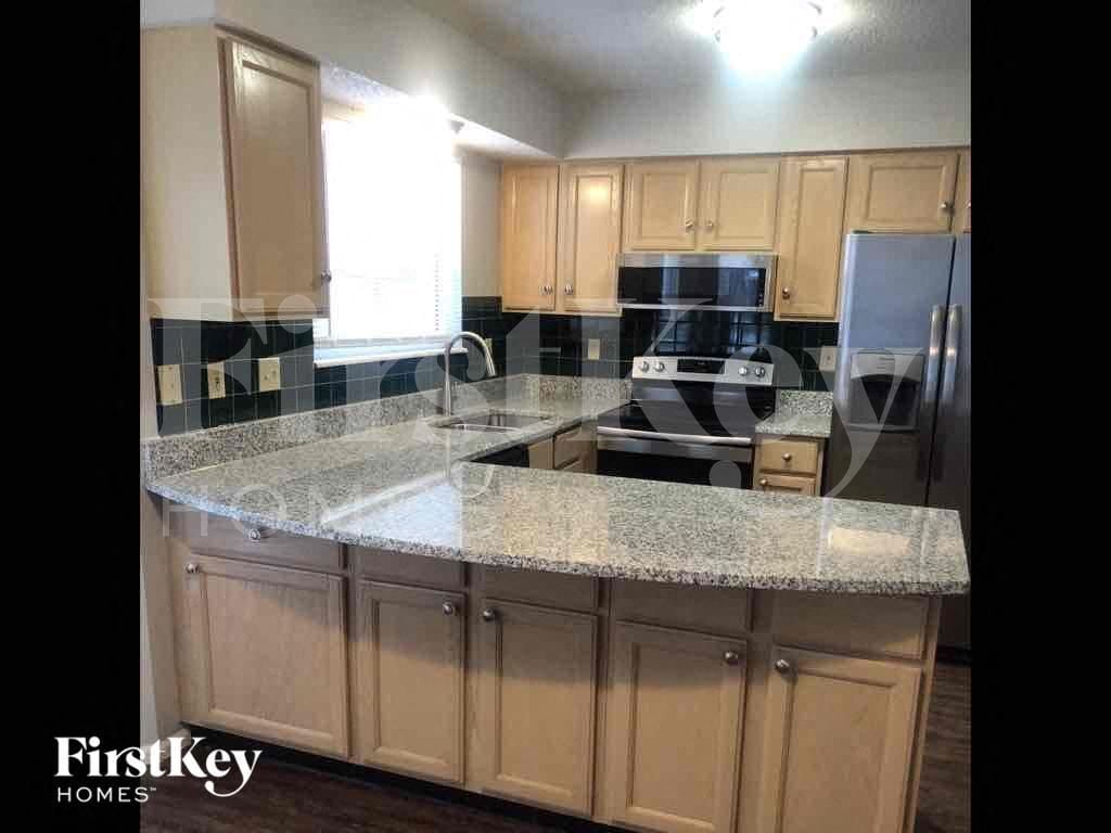 Building Photo - 4801 Greenburg Dr