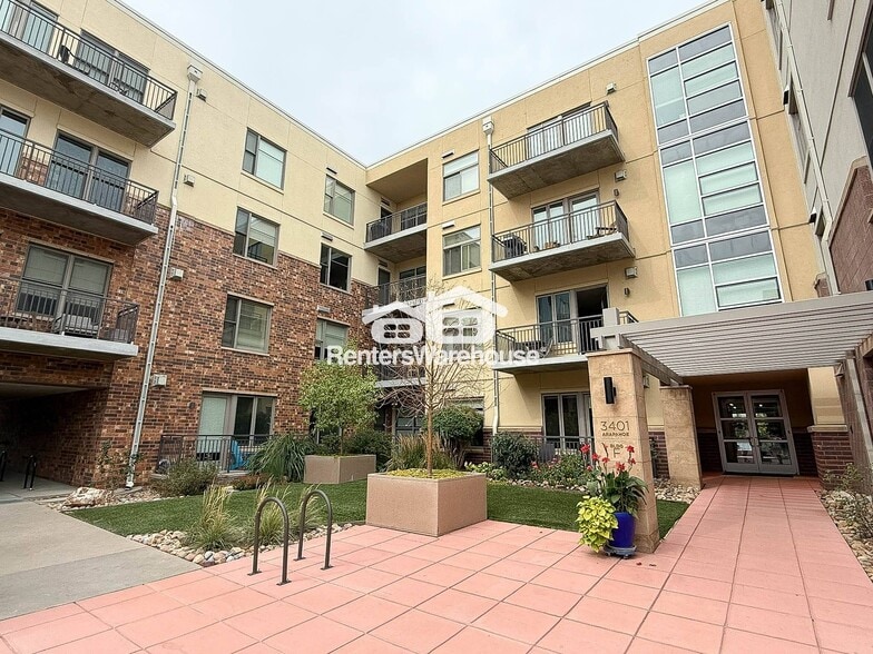 Primary Photo - 3401 Arapahoe Ave