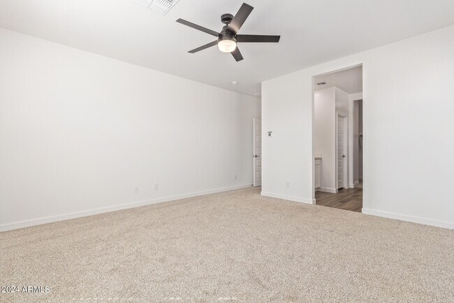 Building Photo - 15371 W Smoketree Dr