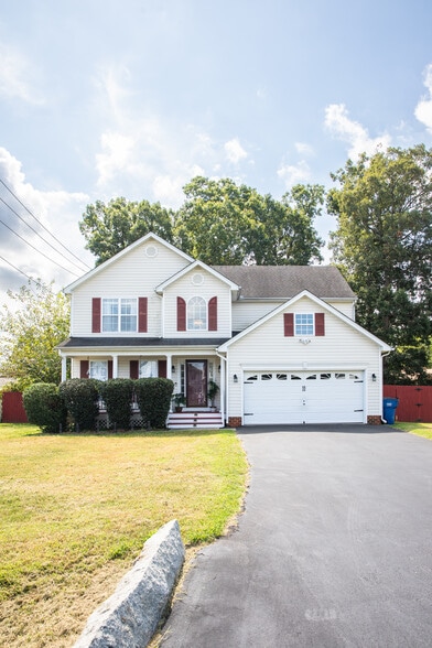 Building Photo - 9023 Jeans Grove Ln