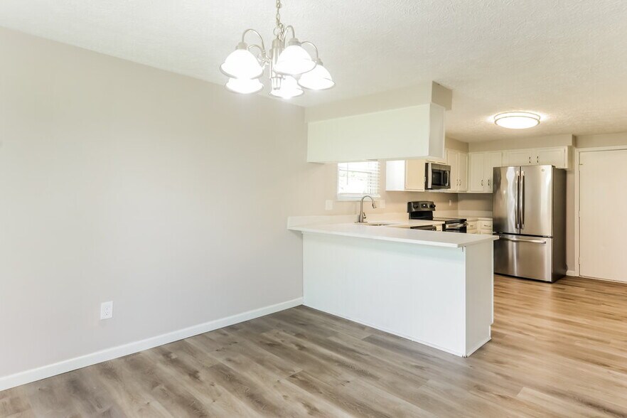 Building Photo - 8130 Clayburn Dr