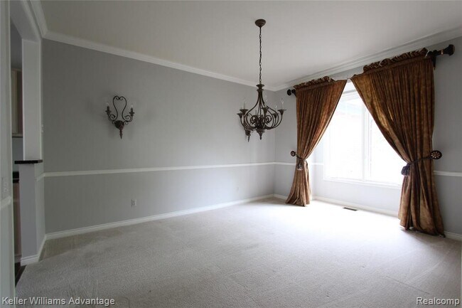 Building Photo - 18547 Clairmont Cir E