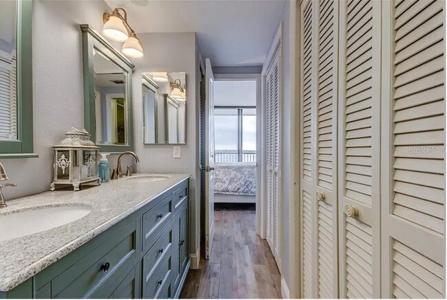 Building Photo - LONG TERM - FULLY FURNISHED 2/2 Open water...
