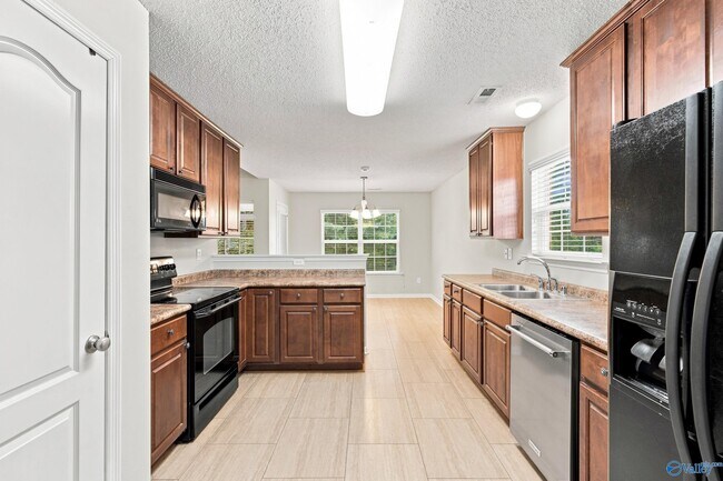 Building Photo - 161 Alderwood Dr