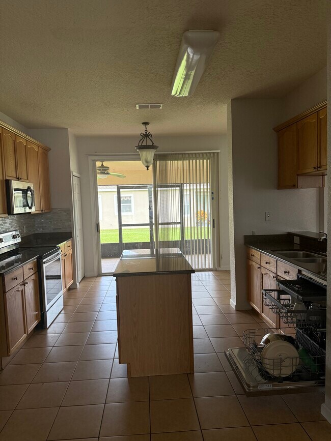 Building Photo - 2914 River Birch Dr