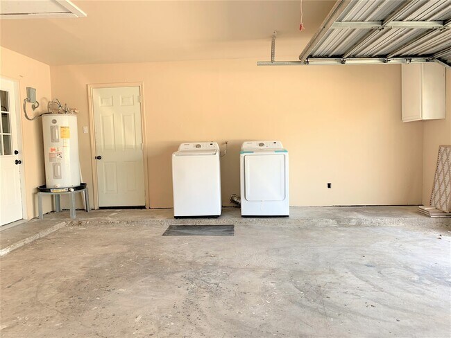 Building Photo - 10011 Appleridge Dr