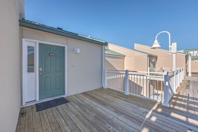 Building Photo - 2901-2944 Atrium Villa Dr