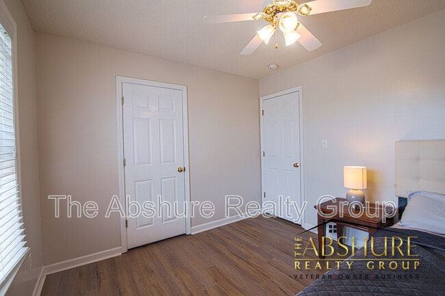Building Photo - 7604 Lilly Pond Ln